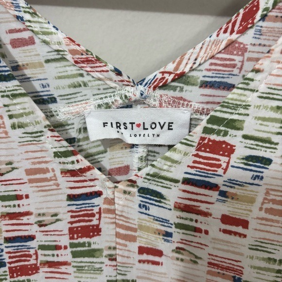 First Love Cream Boxy Short‎ Sleeve Blouse Multicolored Rainbow Stripes Blocks - Picture 3 of 5